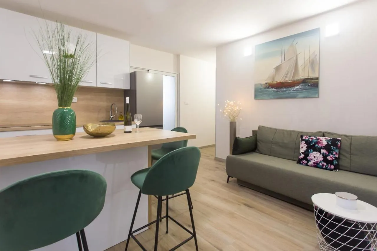 Split Apartment
