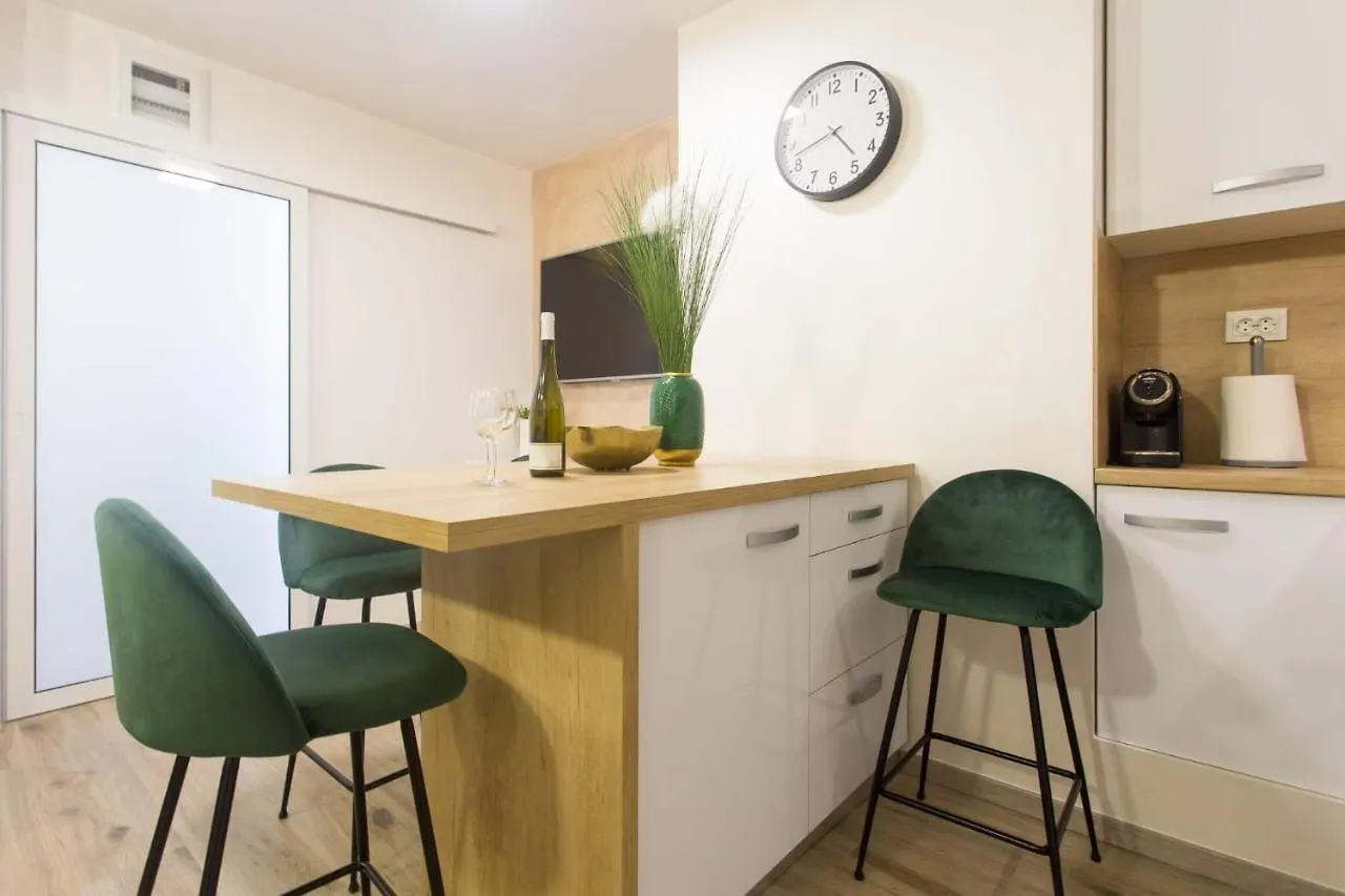 Split Apartment