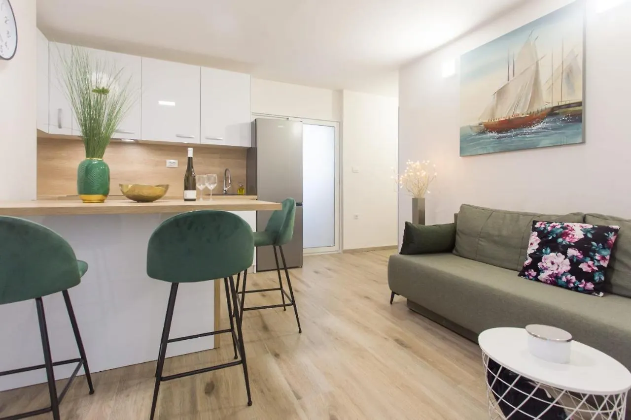 Split Apartment