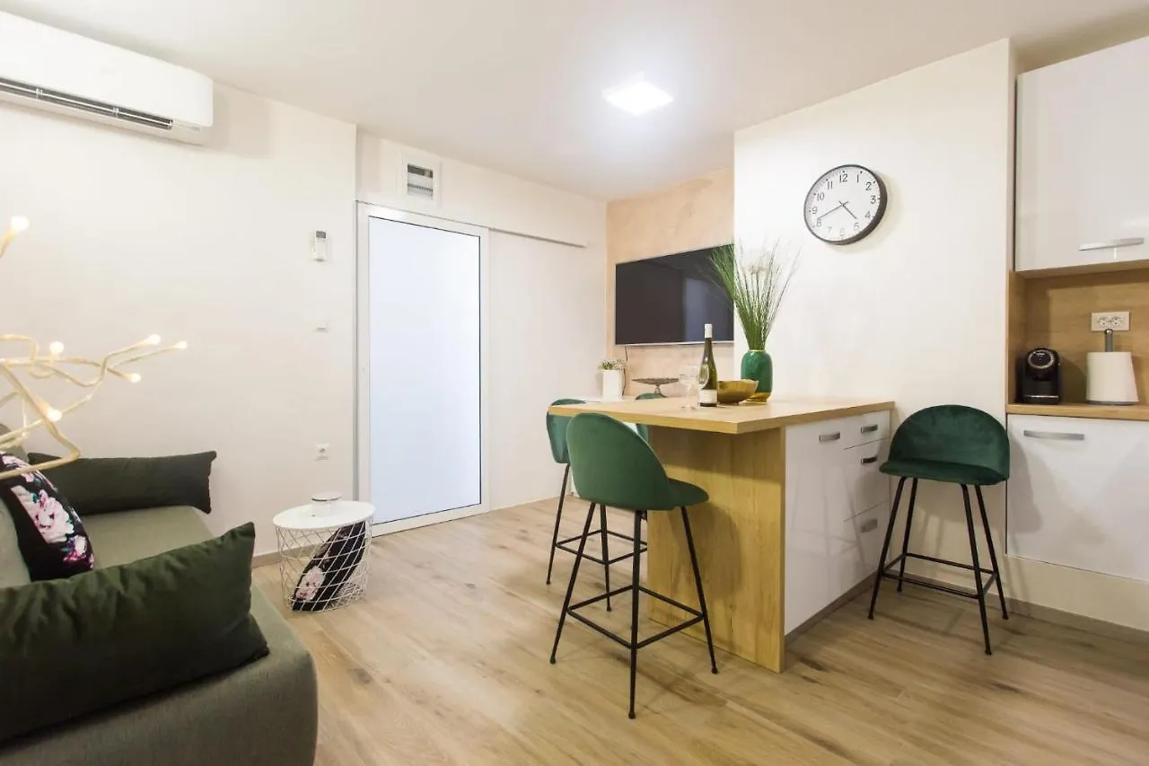 Split Apartment