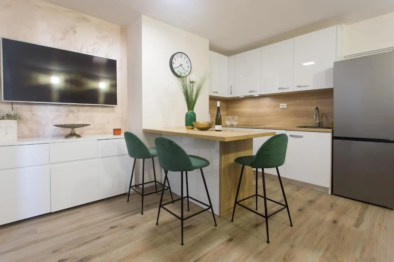 Split Apartment