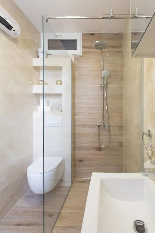 Split Apartment
